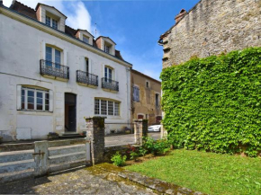 18th century character home with garden in the heart of a historic village